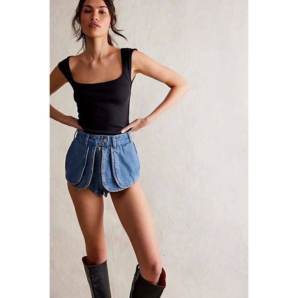 NWT Free People High Rise Micro Fit Prince Street Denim Short in Denim Brews
